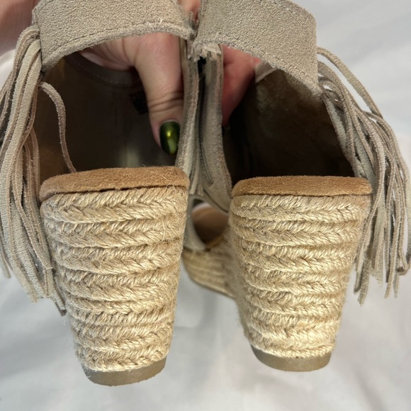 Minnetonka Fringed Platform Wedge Espadrilles - Picture 7 of 13